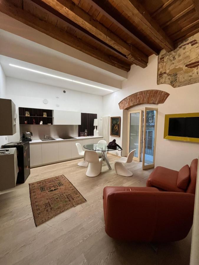 Juliet'S Neighbours- Luxury Apartment ヴェローナ エクステリア 写真